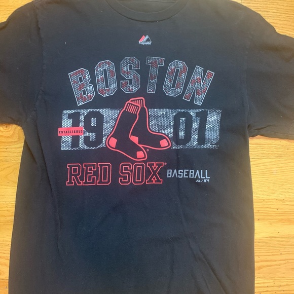 MOVING SALE - 3 for 15 Boston Red Sox Shirt - BUNDLES/OFFERS ACCEPTED - Picture 3 of 5